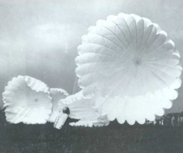 SILK VINTAGE 1954 PARACHUTE